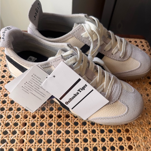 Beige and Black Sneakers - Picture 5 of 6